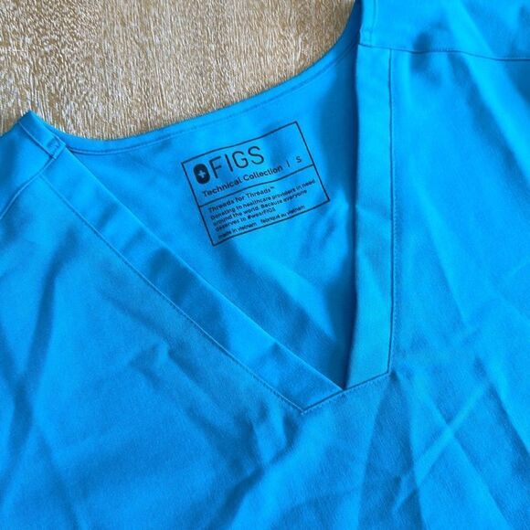FIGS Casma Scrub Top - Picture 2 of 6